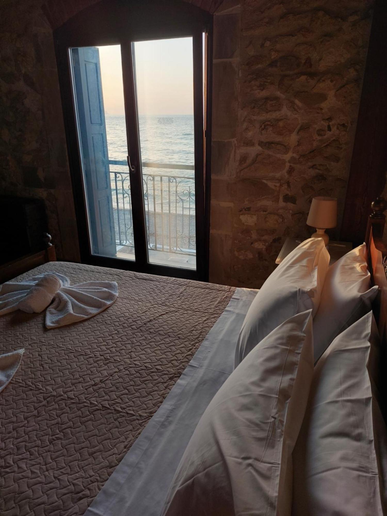 Volakas Beachfront Suites Rethymno Exteriör bild